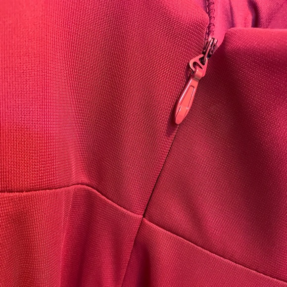 Floor length burgundy dress - Picture 3 of 9